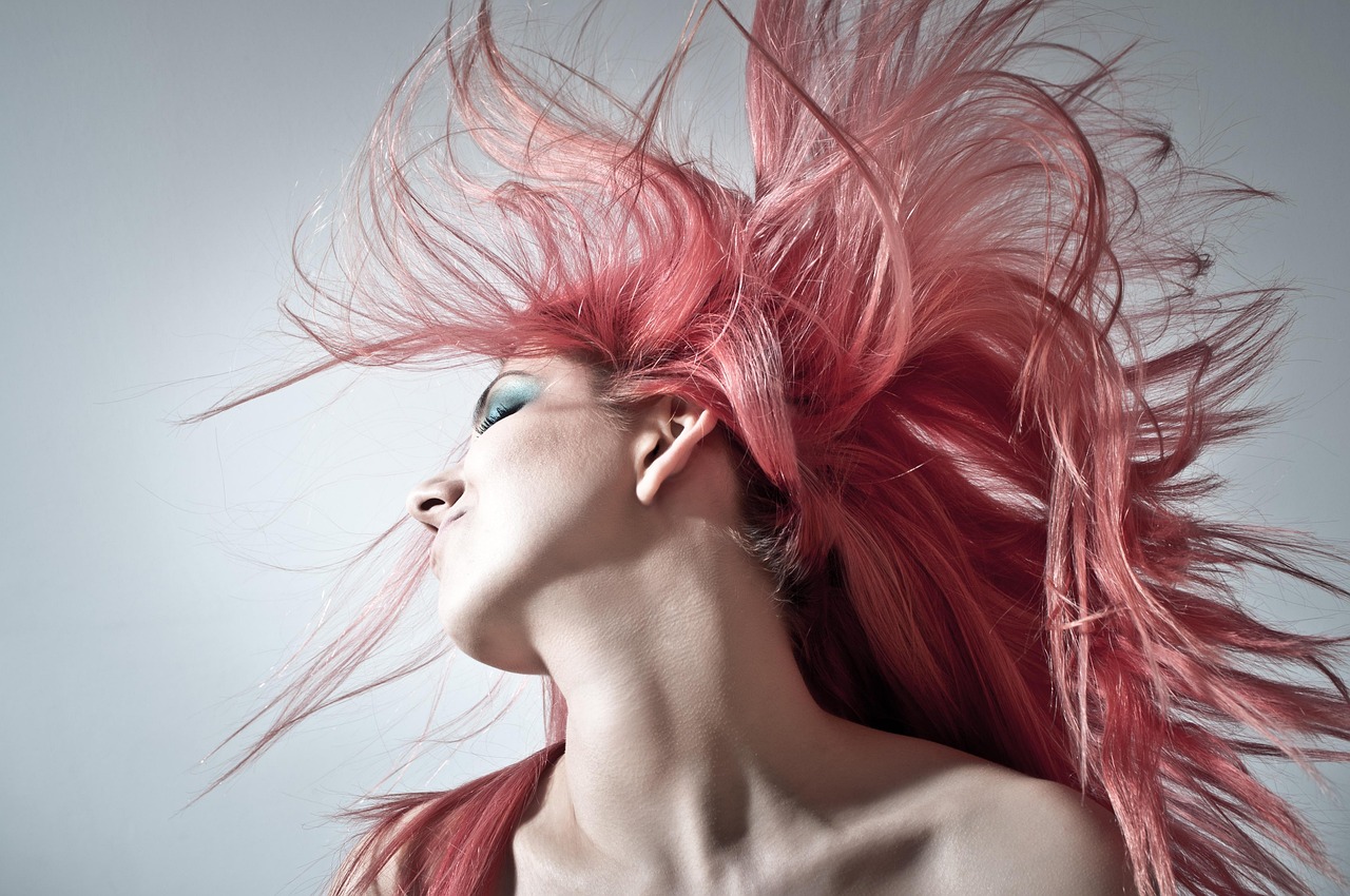entdecken sie die neuesten frisurentrends und inspirierende hairstyles für jeden anlass. tipps zur haarpflege, styling-ideen und anleitungen für kurze, mittellange und lange haare.